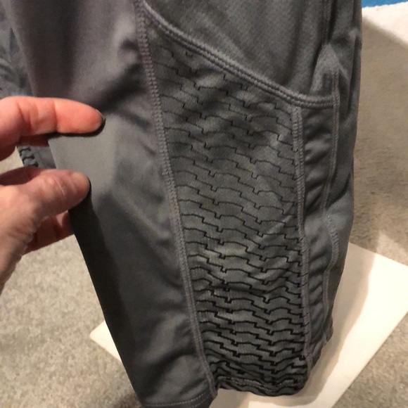 Nike Men's Gray Dri-fit T-Shirt - Picture 5 of 8